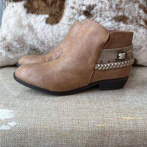 Kidpik Western Ankle Boots Brown Braided Buckle Cowgirl Booties Size 4 Big Girl